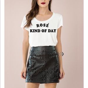 Rose kind of day Graphic T-shirt